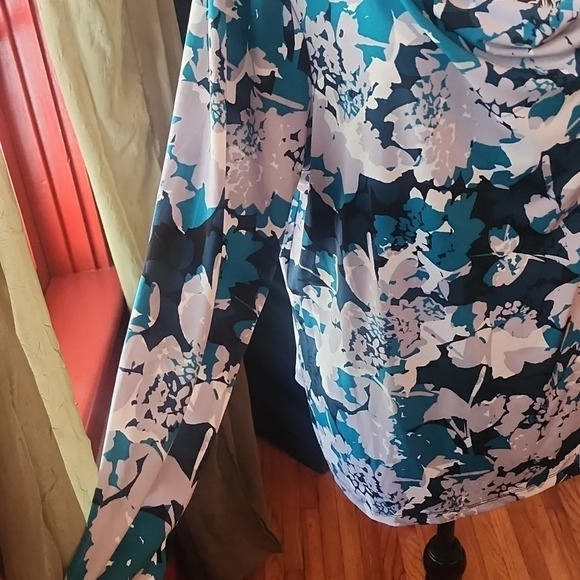 Liz Claiborne Blouse - Picture 2 of 5